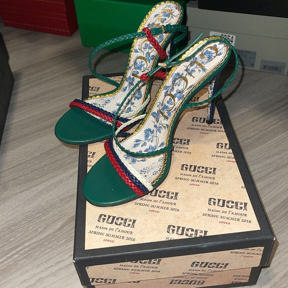 Women Gucci Open Toe Sandal - Picture 2 of 4